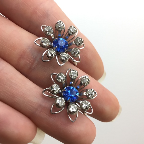 Vintage Bugbee & Niles Silver Rhinestone Earrings - Picture 7 of 8